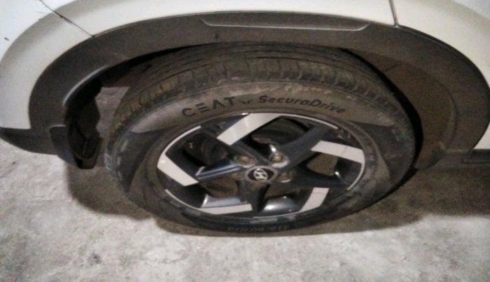 2020 Hyundai VENUE SX 1.0 (O) TURBO, Petrol, Manual, 66,602 km, tyre