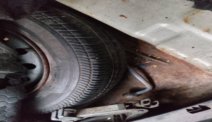 2011 Maruti Swift Dzire LDI, Diesel, Manual, 1,91,803 km, tyre