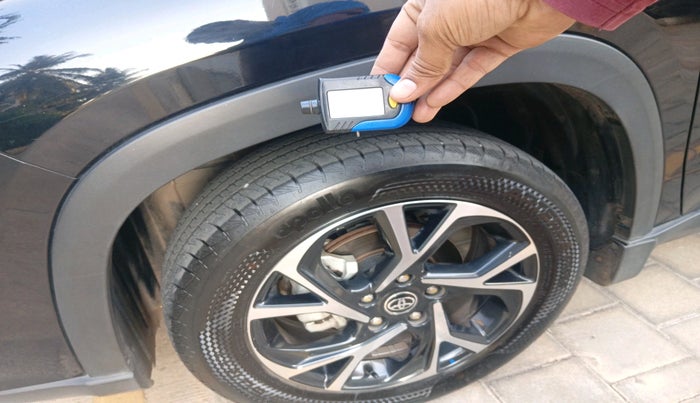 2023 Toyota URBAN CRUISER HYRYDER V HYBRID, Hybrid, Automatic, 33,164 km, tyre