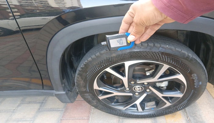 2023 Toyota URBAN CRUISER HYRYDER V HYBRID, Hybrid, Automatic, 33,164 km, tyre