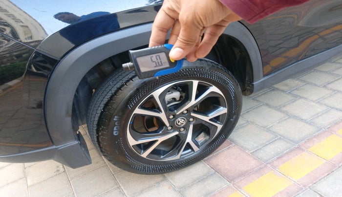 2023 Toyota URBAN CRUISER HYRYDER V HYBRID, Hybrid, Automatic, 33,164 km, tyre