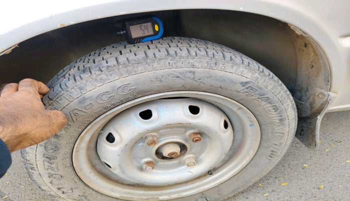 2010 Maruti 800 AC, Petrol, Manual, 58,739 km, tyre