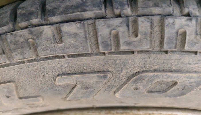 2010 Maruti 800 AC, Petrol, Manual, 58,739 km, tyre