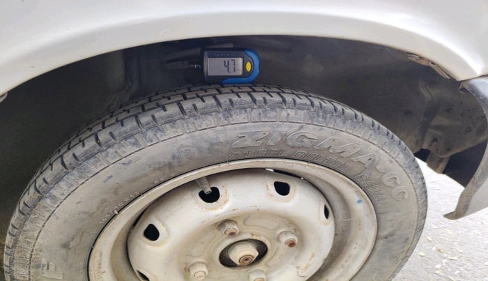 2010 Maruti 800 AC, Petrol, Manual, 58,739 km, tyre