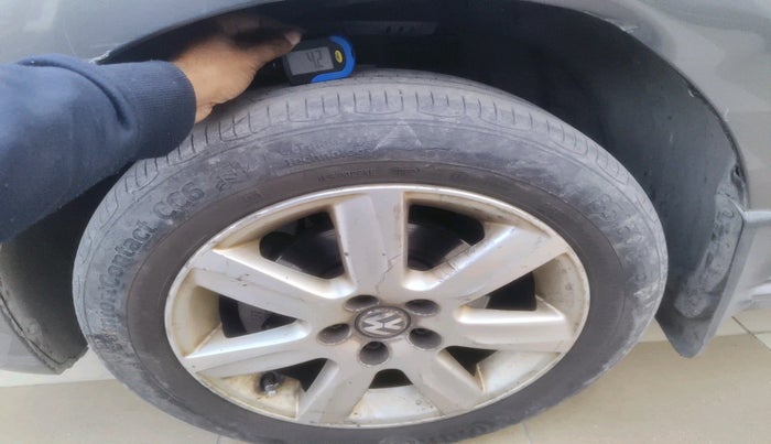 2011 Volkswagen Polo COMFORTLINE 1.2L PETROL, Petrol, Manual, 1,63,000 km, tyre