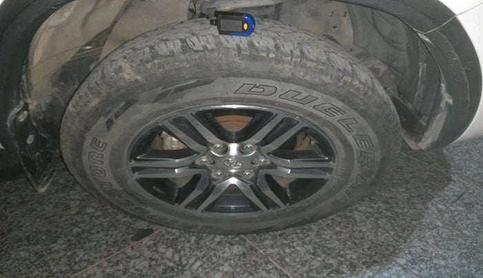 2018 Toyota Fortuner 2.8 4X2 MT, Diesel, Manual, 84,647 km, tyre