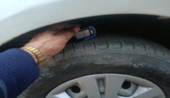 2016 Maruti Swift LXI (O), Petrol, Manual, 95,425 km, tyre