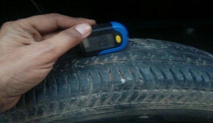 2016 Maruti Swift LXI (O), Petrol, Manual, 95,425 km, tyre