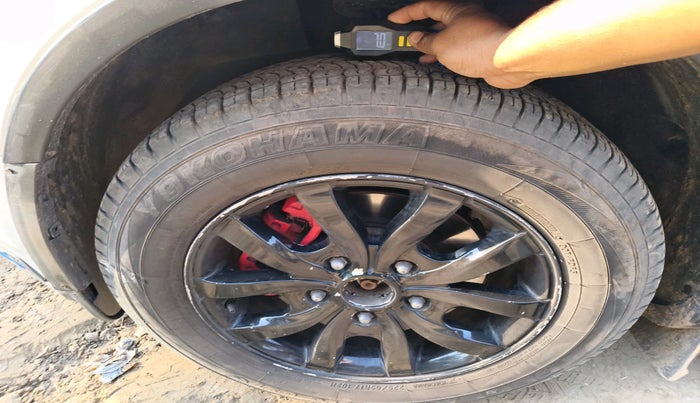 2016 Mahindra XUV500 W10 AT, Diesel, Automatic, 85,524 km, tyre