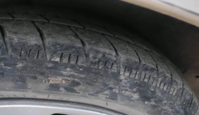 2015 Honda Amaze 1.5L I-DTEC S, Diesel, Manual, 1,23,343 km, tyre