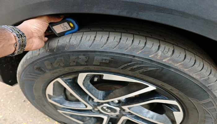 2022 KIA CARENS PRESTIGE PLUS 1.4 PETROL DCT 7 STR, Petrol, Automatic, 1,062 km, tyre