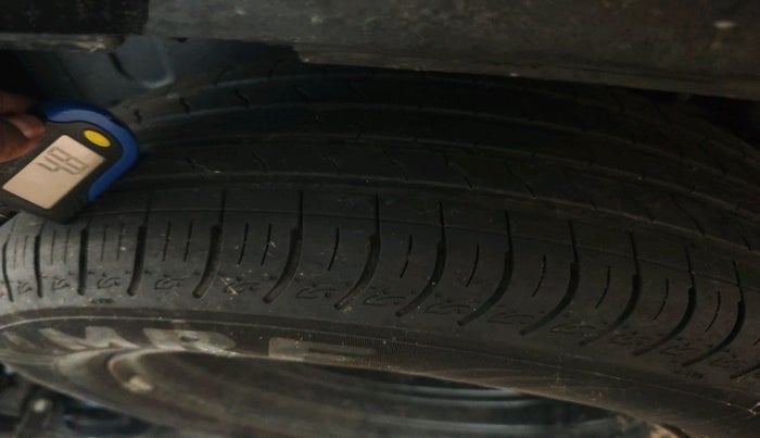 2022 KIA CARENS PRESTIGE PLUS 1.4 PETROL DCT 7 STR, Petrol, Automatic, 1,062 km, tyre