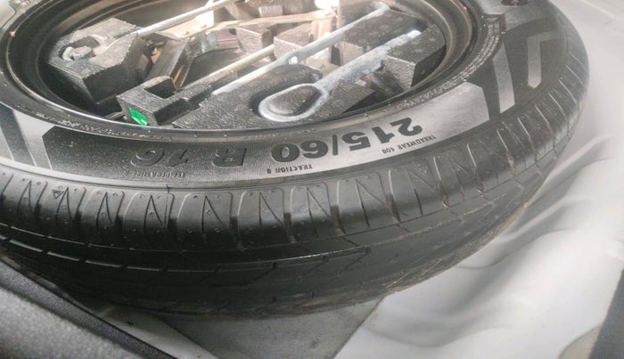 2022 MG ASTOR SHARP 1.5 CVT, Petrol, Automatic, 32,830 km, tyre