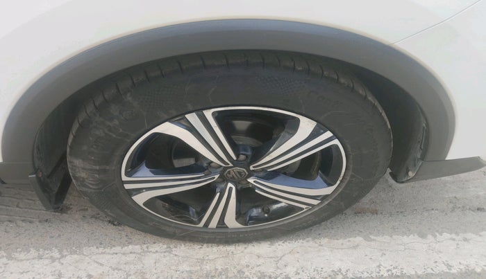 2022 MG ASTOR SHARP 1.5 CVT, Petrol, Automatic, 32,830 km, tyre