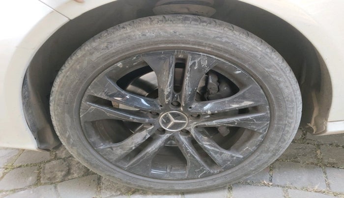 2011 Mercedes Benz Ml Class 350 CDI, Diesel, Automatic, 1,17,867 km, tyre