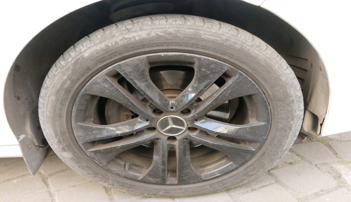 2011 Mercedes Benz Ml Class 350 CDI, Diesel, Automatic, 1,17,867 km, tyre