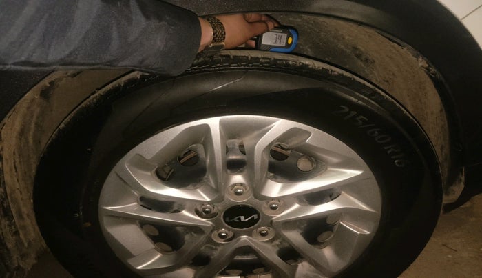 2023 KIA CARENS PREMIUM 1.5 PETROL 7 STR, Petrol, Manual, 29,709 km, tyre