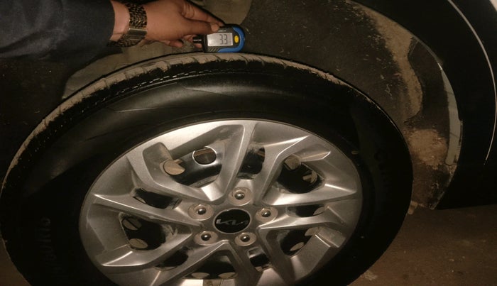 2023 KIA CARENS PREMIUM 1.5 PETROL 7 STR, Petrol, Manual, 29,709 km, tyre