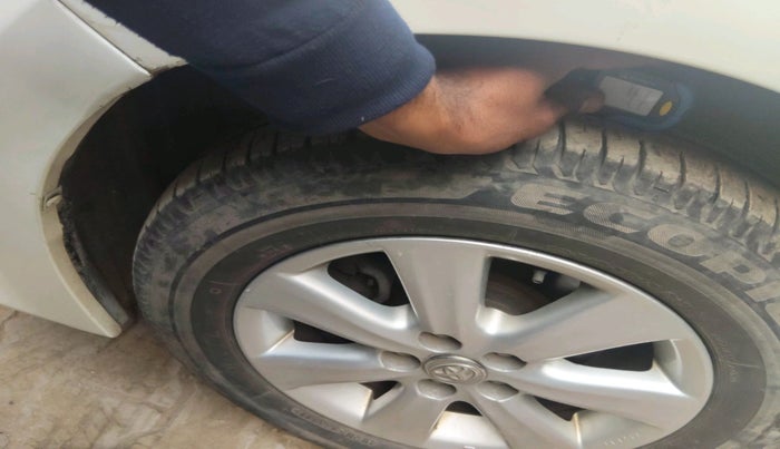 2014 Toyota Corolla Altis G AT PETROL, Petrol, Automatic, 74,668 km, tyre