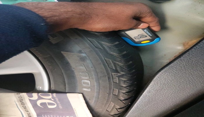 2014 Toyota Corolla Altis G AT PETROL, Petrol, Automatic, 74,668 km, tyre