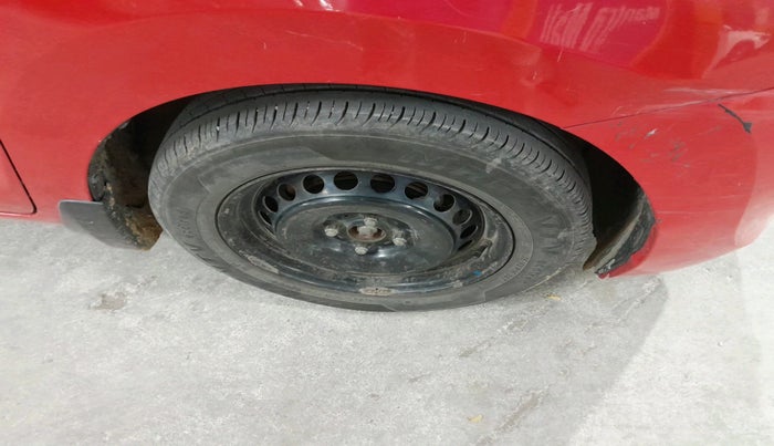 2016 Maruti Baleno DELTA PETROL 1.2, Petrol, Manual, 1,60,688 km, tyre