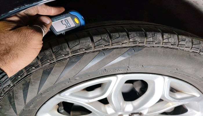 2016 Ford Ecosport TITANIUM 1.5L DIESEL, Diesel, Manual, 1,11,888 km, tyre