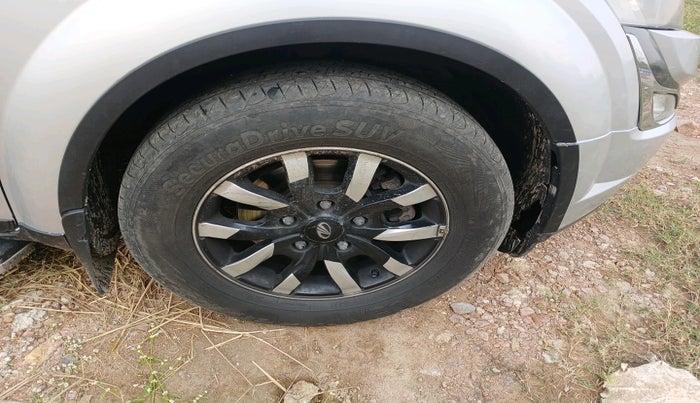 2016 Mahindra XUV500 W10 1.99, Diesel, Manual, 1,08,288 km, tyre