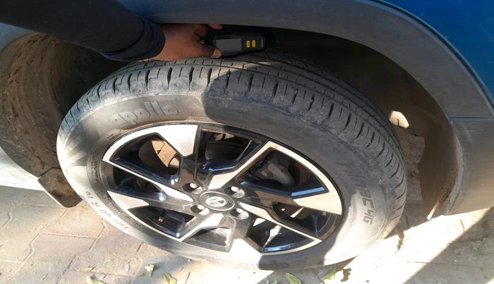 2021 Tata PUNCH CREATIVE  1.2 RTN DUAL TONE, Petrol, Manual, 53,918 km, tyre