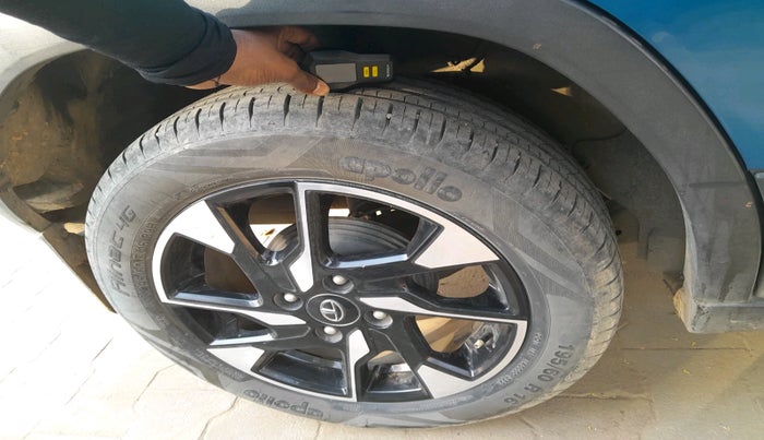 2021 Tata PUNCH CREATIVE  1.2 RTN DUAL TONE, Petrol, Manual, 53,918 km, tyre