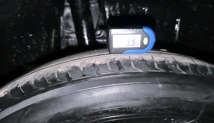 2018 Maruti Swift VXI AMT, Petrol, Automatic, 94,894 km, tyre