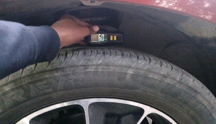 2018 Renault Duster 110 PS RXZ 4X2 AMT DIESEL, Diesel, Automatic, 1,37,740 km, tyre