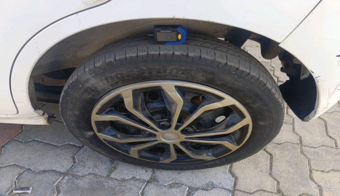 2010 Maruti Wagon R 1.0 VXI, Petrol, Manual, 1,24,231 km, tyre