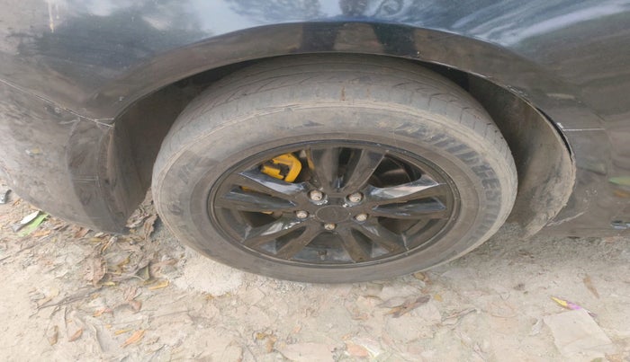 2015 Chevrolet Cruze LTZ, Diesel, Manual, 1,32,204 km, tyre