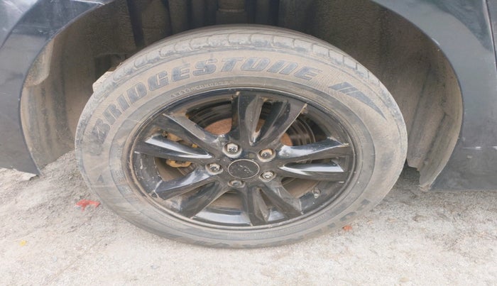 2015 Chevrolet Cruze LTZ, Diesel, Manual, 1,32,204 km, tyre