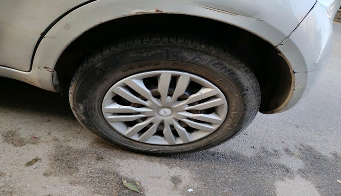 2011 Maruti Ritz VXI, Petrol, Manual, 1,27,596 km, tyre