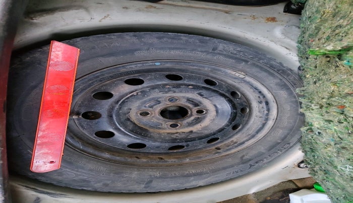 2011 Maruti Ritz VXI, Petrol, Manual, 1,27,596 km, tyre