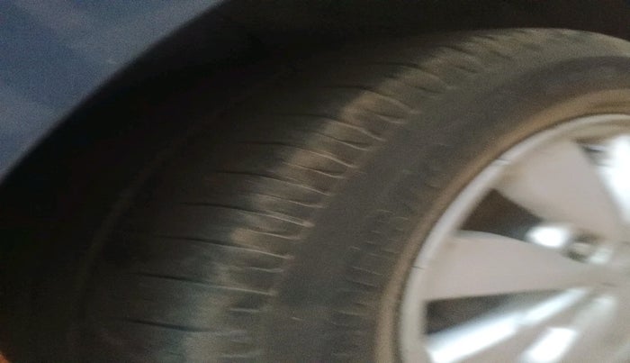 2012 Hyundai i20 SPORTZ 1.2, Petrol, Manual, 1,68,604 km, tyre