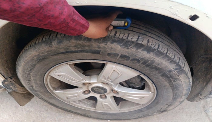 2012 Mahindra XUV500 W6, Diesel, Manual, 94,599 km, tyre