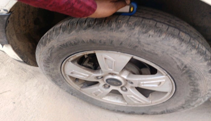 2012 Mahindra XUV500 W6, Diesel, Manual, 94,599 km, tyre