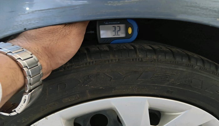 2014 Hyundai Grand i10 MAGNA 1.2 KAPPA VTVT, Petrol, Manual, 1,01,897 km, tyre