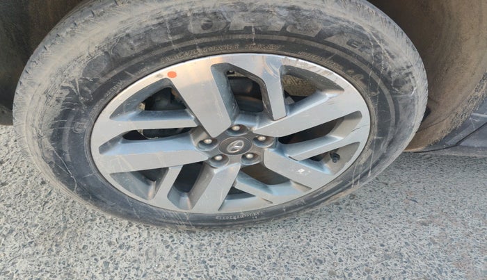 2021 Tata Safari XZ, Diesel, Manual, 62,352 km, tyre