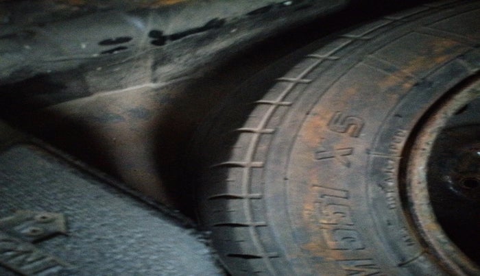 2013 Honda Amaze 1.5L I-DTEC S, Diesel, Manual, 1,10,593 km, tyre