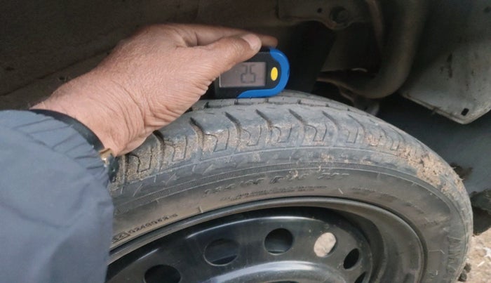 2017 Maruti Wagon R 1.0 VXI AMT, Petrol, Automatic, 27,795 km, tyre