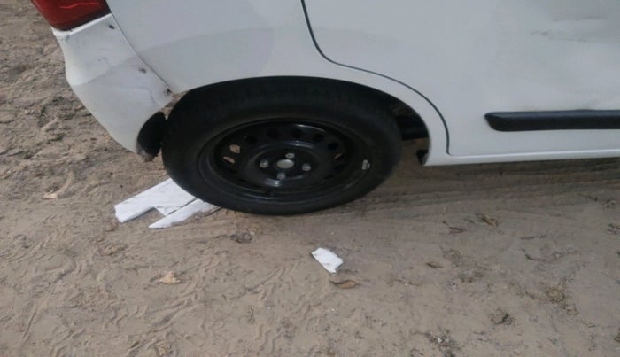 2017 Maruti Wagon R 1.0 VXI AMT, Petrol, Automatic, 27,795 km, tyre