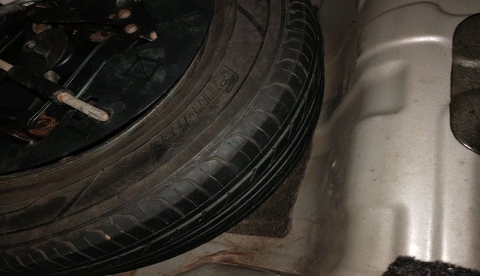 2016 Mahindra Kuv100 K8 D 6 STR, Diesel, Manual, 98,454 km, tyre