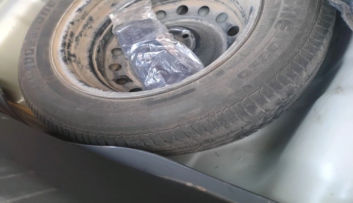 2017 Hyundai Elite i20 ASTA 1.2, Petrol, Manual, 49,031 km, tyre