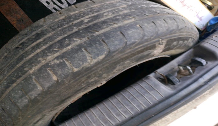 2011 Hyundai i20 MAGNA 1.2, Petrol, Manual, 88,116 km, tyre