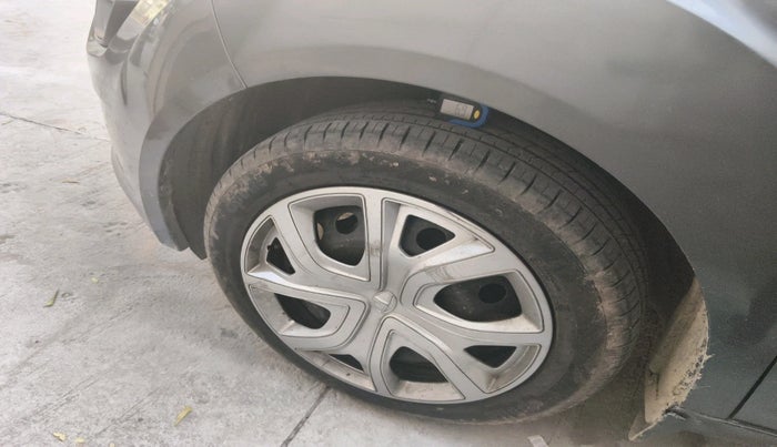 2022 Tata ALTROZ XM PLUS PETROL, Petrol, Manual, 23,681 km, tyre