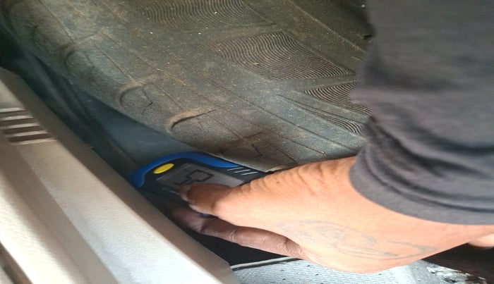 2011 Renault Koleos 4x4 AT, Diesel, Automatic, 1,44,242 km, tyre