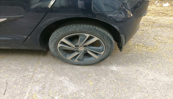 2023 Tata ALTROZ XZ + SUNROOF, Petrol, Manual, 42,679 km, tyre